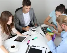 小组赛巅峰对决!姑苏烈马队读秒绝平海滨风暴队,拉力赛赛场再起波澜;豪门底蕴再次显现 小组赛巅峰对决!姑苏烈马队读秒绝平海滨风暴队,拉力赛赛场再起波澜;豪门底蕴再次显现