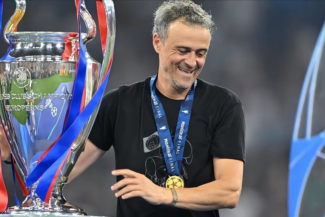 包含冲刺阶段罗马备战欧冠，主帅复盘细节曝光，更衣室稳定，轮换策略成焦点的词条